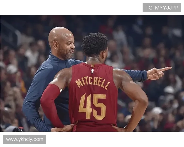 小米切尔助攻12次展现控卫实力努力帮助队友轻松得分